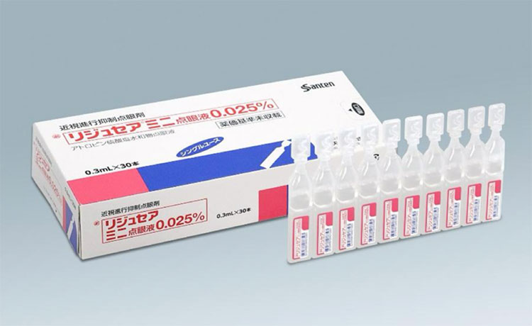 近視進行抑制点眼薬（リジュセアミニ）